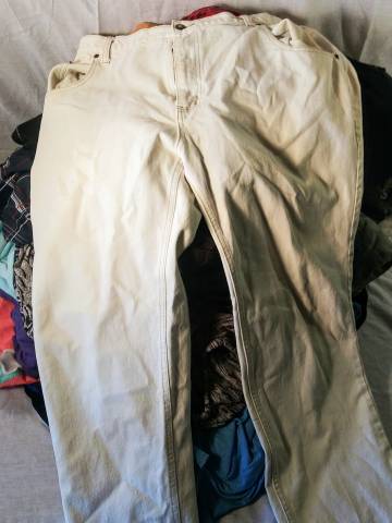30 lbs of clothes