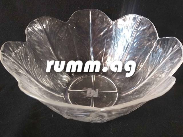 Plastic serving bowl