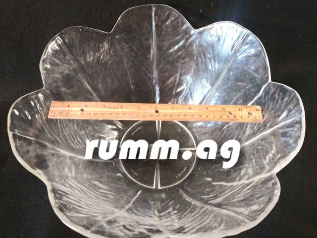 Plastic serving bowl